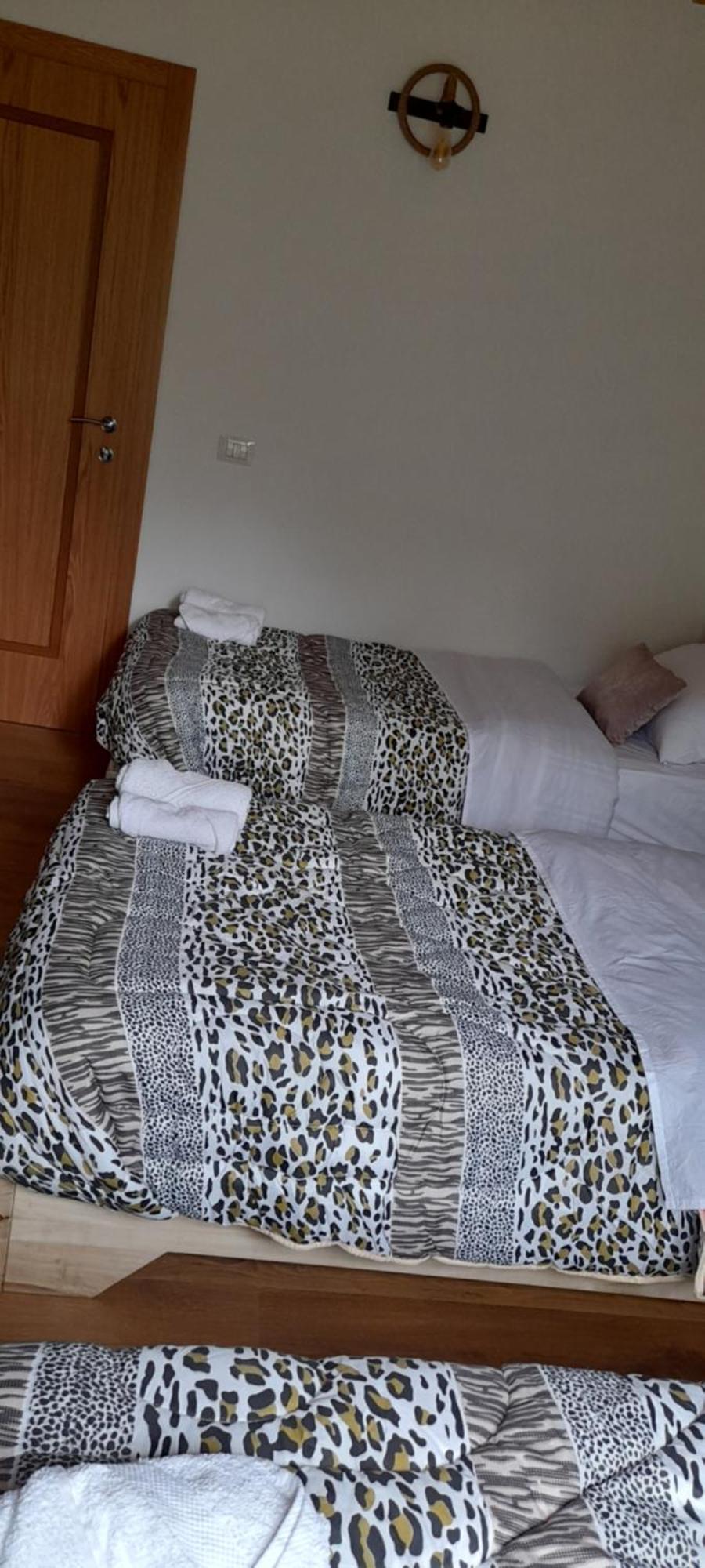 Guesthouse Dritan Tethorja テス 部屋 写真