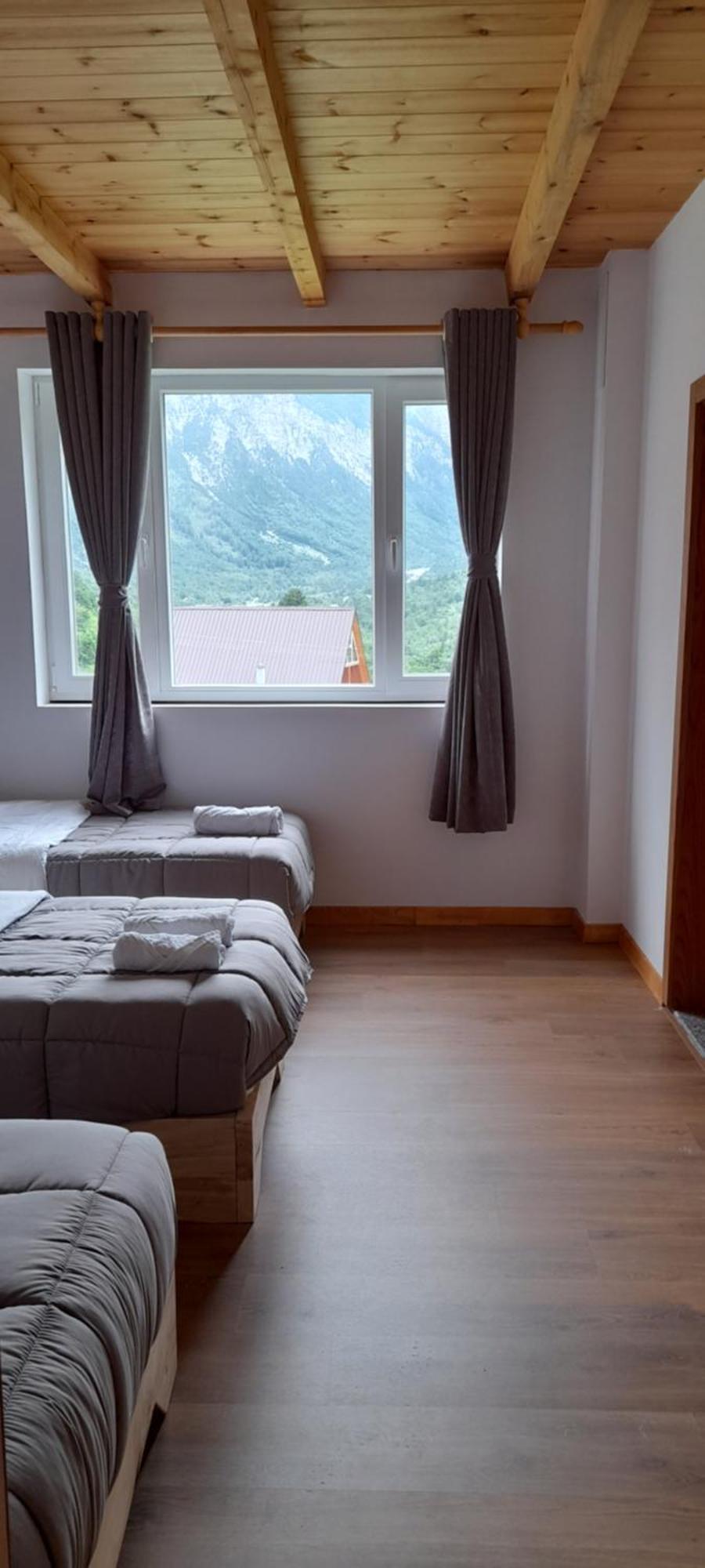 Guesthouse Dritan Tethorja テス 部屋 写真