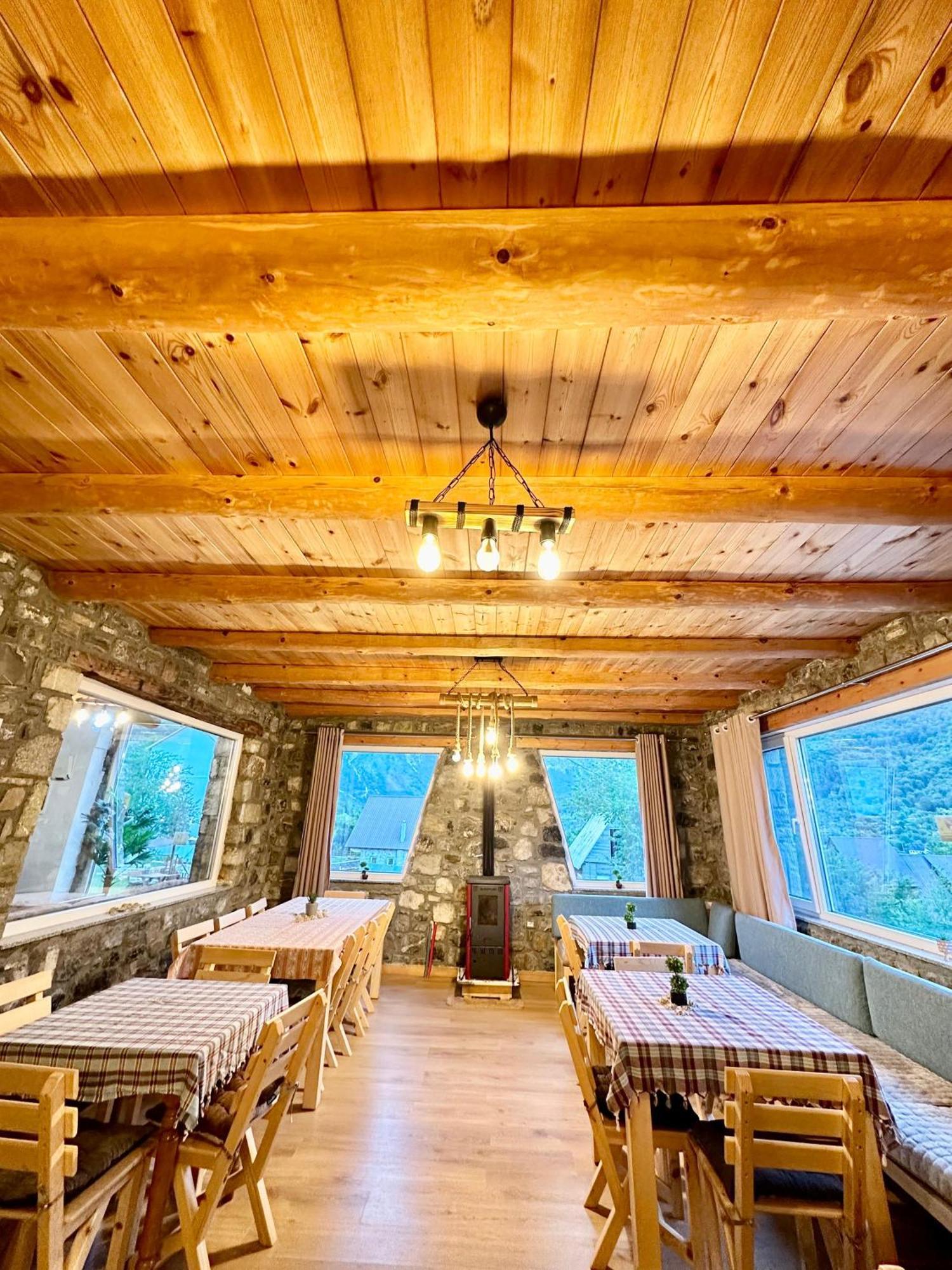 Guesthouse Dritan Tethorja テス エクステリア 写真